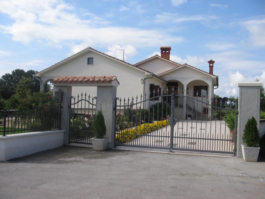 Apartment Borna Pazin Buitenkant foto