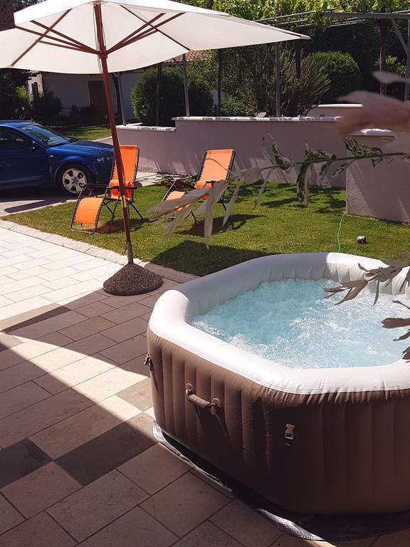 Apartment Borna Pazin Buitenkant foto